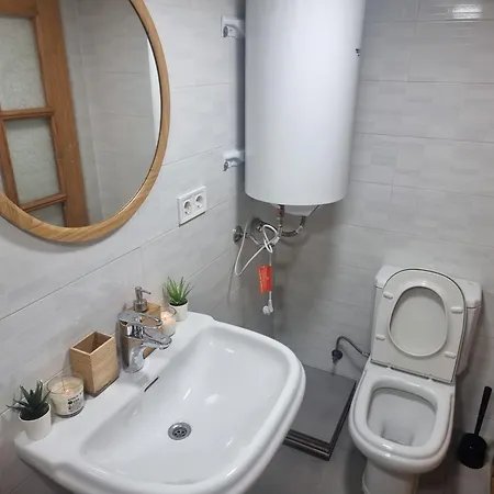 Apartment Near Airport Near Shopping Hubs Near City Centre Malaga